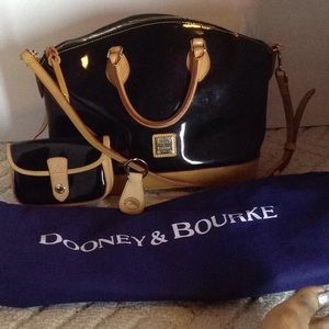 Dooney & Bourke Handbag
